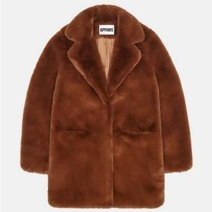 Mob wife aesthetic - faux fur coat